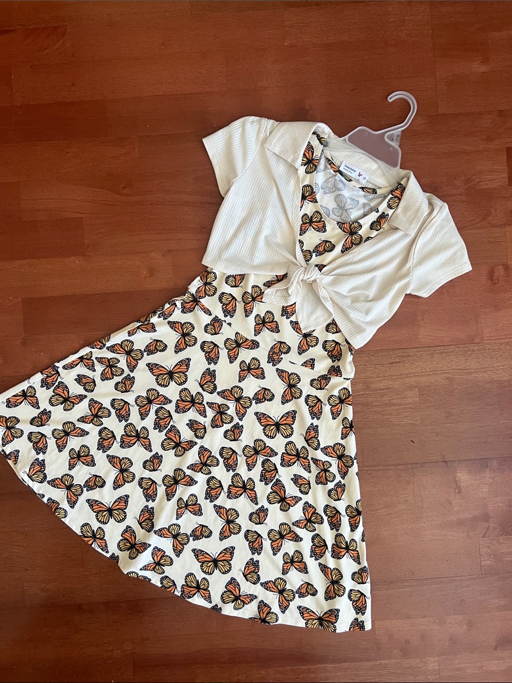 Butterfly 🦋 Dress - Picture 2 of 8